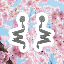 Load image into Gallery viewer, MEA MIO Logo oorbellen in zilver glitter - www.meamio.com